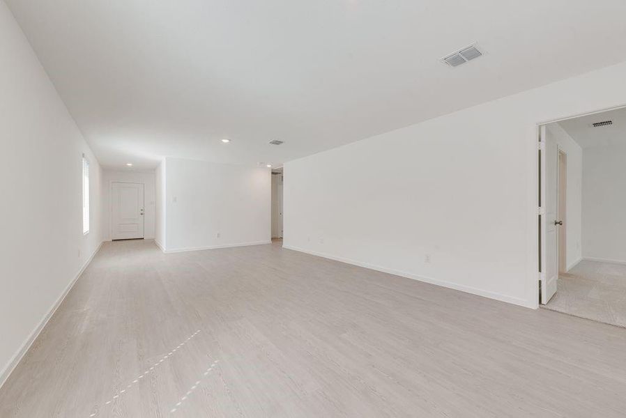 Spacious, unfurnished interior of a new home in Cottonwood, Wilmer (Image 11). Spacious, unfurnished interior of a new home in Cottonwood, Wilmer (Image 11).