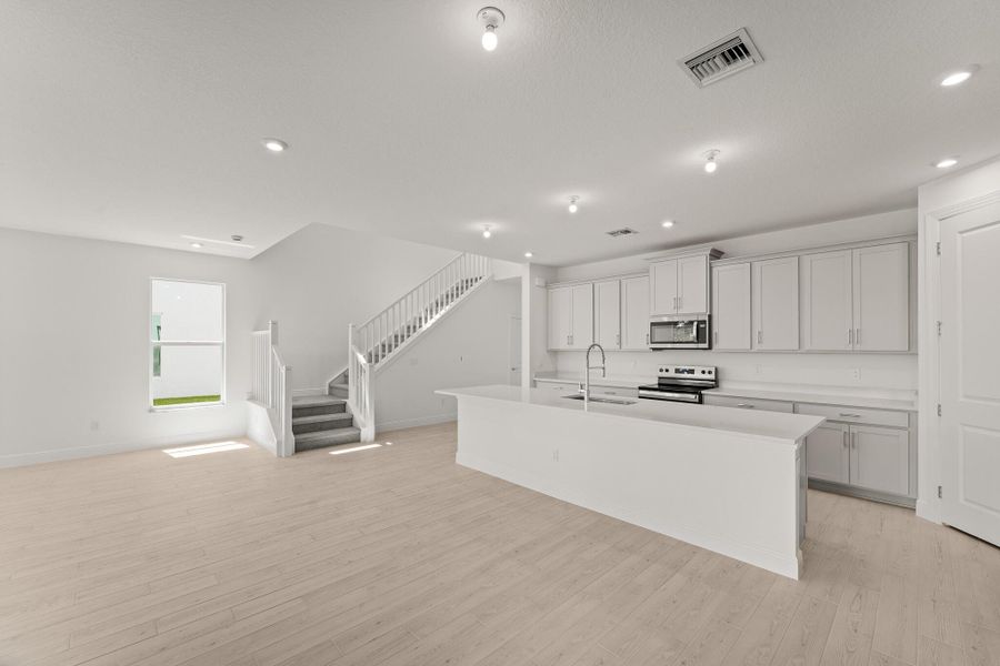 Image 18 of a home in Avila.