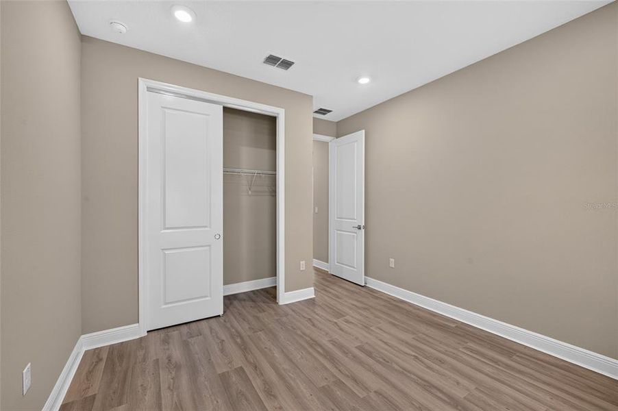 Spacious, unfurnished interior of a new home in , Ocala (Image 23).