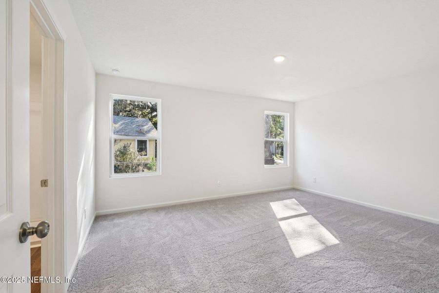 Spacious, unfurnished interior of a new home in Kings Landing, Jacksonville (Image 34).