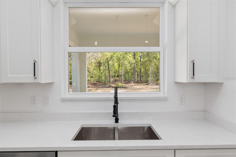 Close-up of interior finishes inside a home in , Dunnellon (Image 20).
