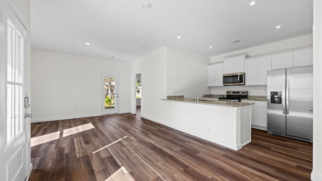 Spacious, unfurnished interior of a new home in Cambridge Cove, Chickamauga (Image 12).