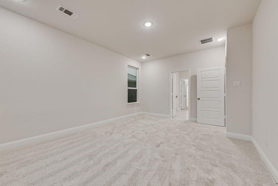 Spacious, unfurnished interior of a new home in Creekside of Crowley, Crowley (Image 35).
