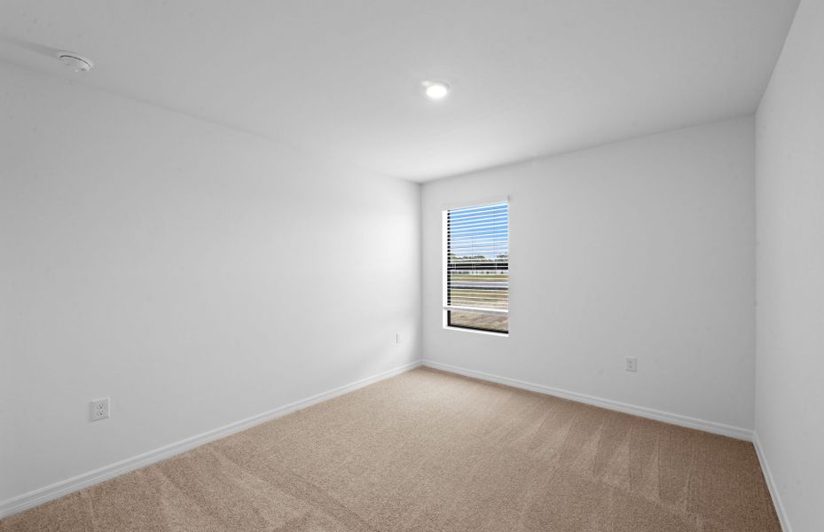 Spacious, unfurnished interior of a new home in Whispering Lakes, Lehigh Acres (Image 30).