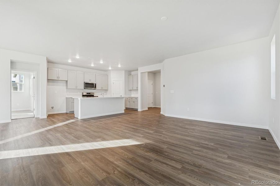 Spacious, unfurnished interior of a new home in Farmlore, Brighton (Image 23).