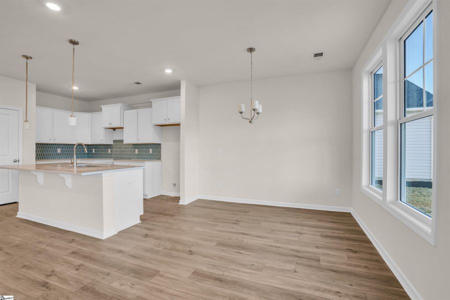 Spacious, unfurnished interior of a new home in Lynbrook, Boiling Springs (Image 14).