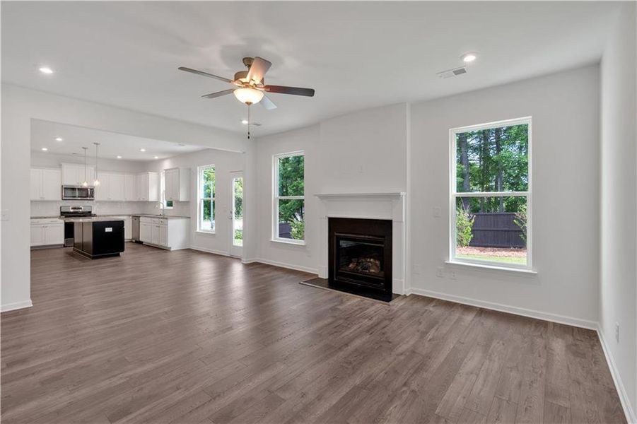 Spacious, unfurnished interior of a new home in The Overlook at Factory Shoals, Mableton (Image 27).