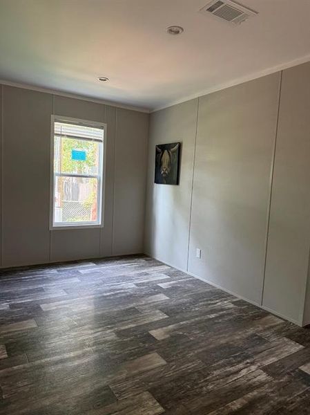 Spacious, unfurnished interior of a new home in , Pelican Bay (Image 11).