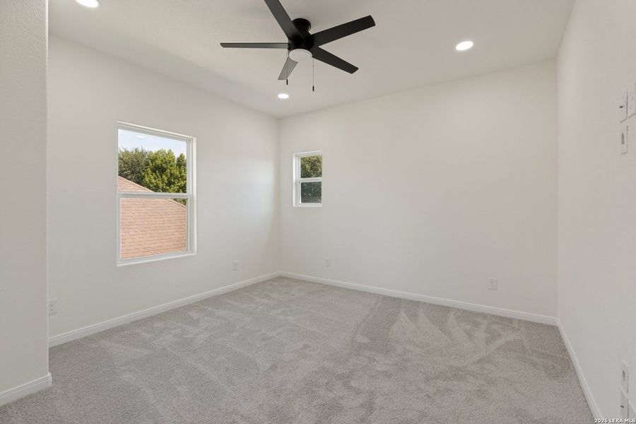 Spacious, unfurnished interior of a new home in , Schertz (Image 18).
