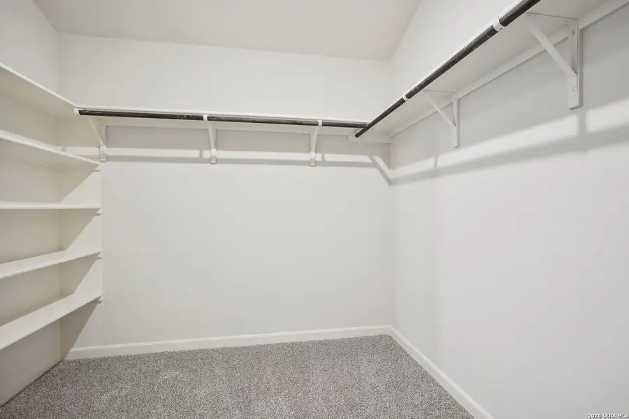 Spacious, unfurnished interior of a new home in Catalina, Converse (Image 32).