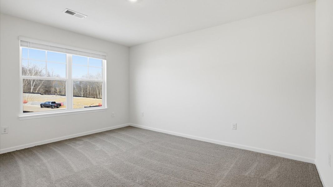 Spacious, unfurnished interior of a new home in Cherokee Crossing, Kodak (Image 15).