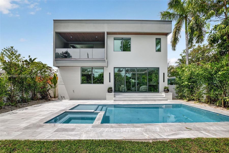 Exterior details and patio area of a home in , Fort Lauderdale (Image 37).