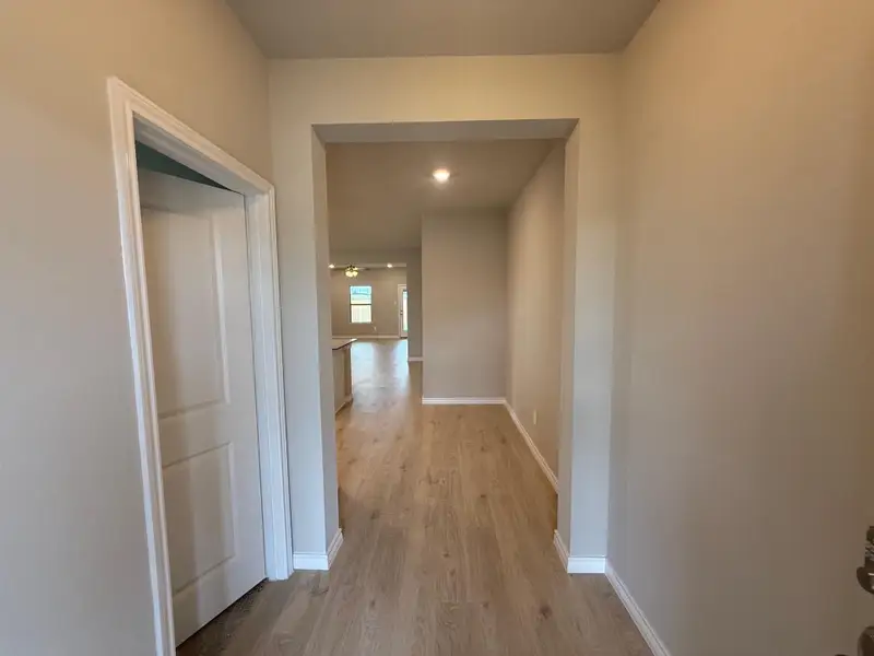 Spacious, unfurnished interior of a new home in Southern Pointe, College Station (Image 8). Spacious, unfurnished interior of a new home in Southern Pointe, College Station (Image 8).