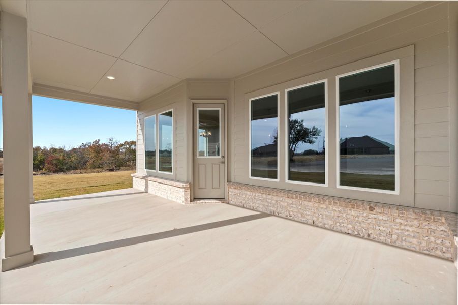 Exterior details and patio area of a home in Eagle Ridge Estates, Weatherford (Image 25).