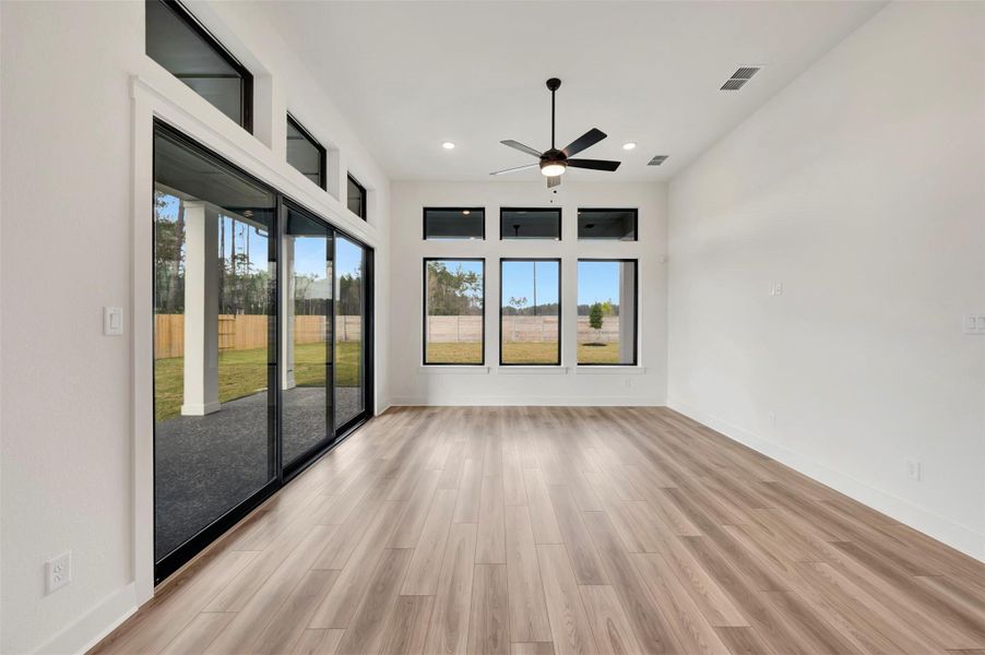 Spacious, unfurnished interior of a new home in ARTAVIA 50' Homesites, Conroe (Image 19).