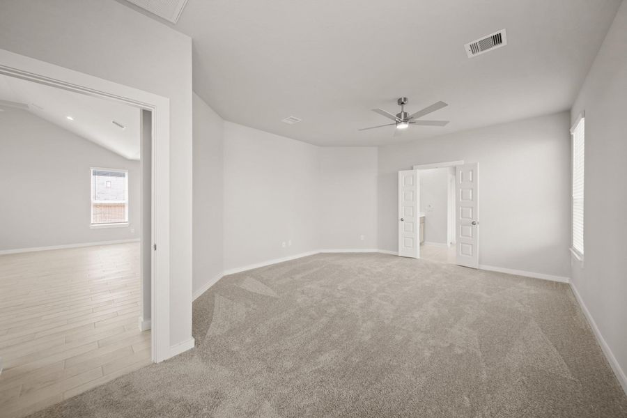 Spacious, unfurnished interior of a new home in Beacon Hill, Waller (Image 12). Spacious, unfurnished interior of a new home in Beacon Hill, Waller (Image 12).