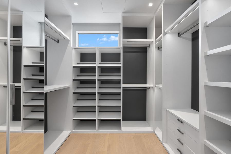 LG100835-MLS