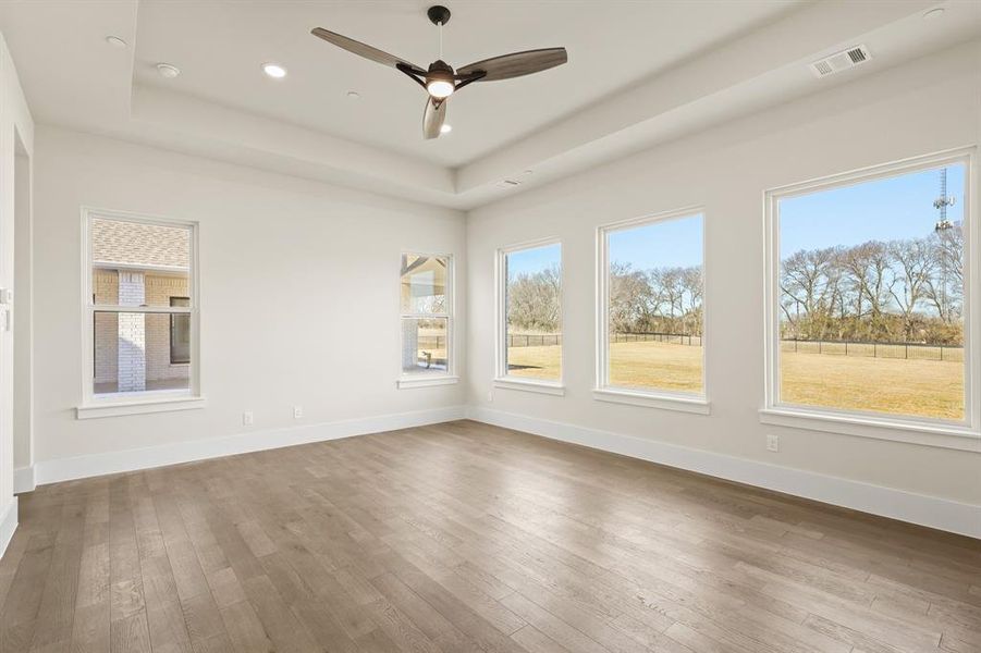 Spacious, unfurnished interior of a new home in Dean Farms, Lucas (Image 30).