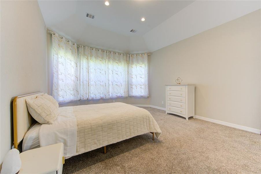 Spacious Master Suite, come & see