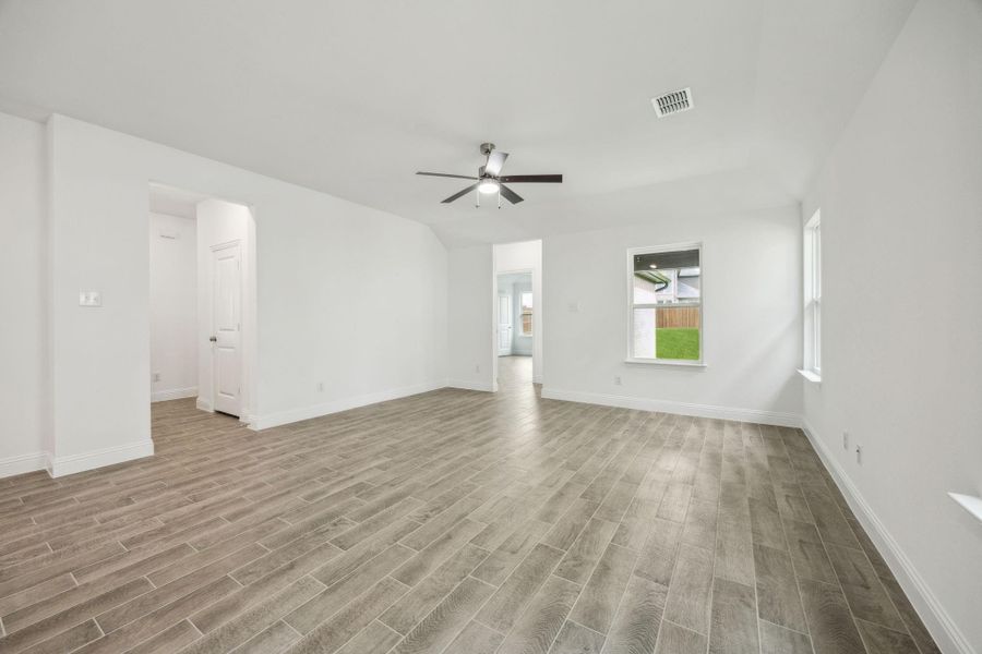 Spacious, unfurnished interior of a new home in Saint Tropez, Huffman (Image 14). Spacious, unfurnished interior of a new home in Saint Tropez, Huffman (Image 14).