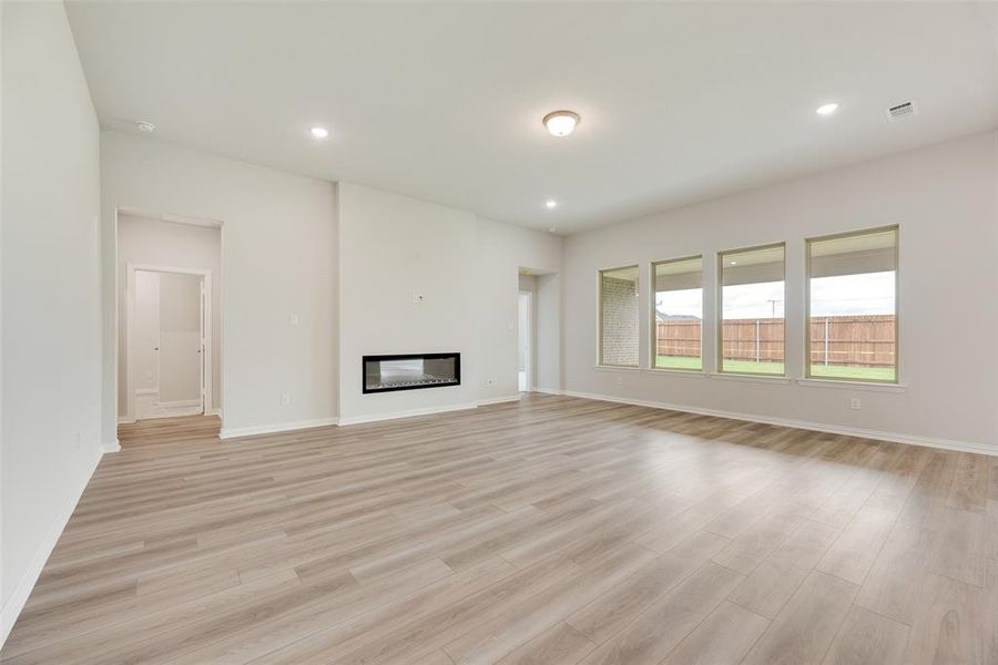 Spacious, unfurnished interior of a new home in Sutton Fields, Celina (Image 13).