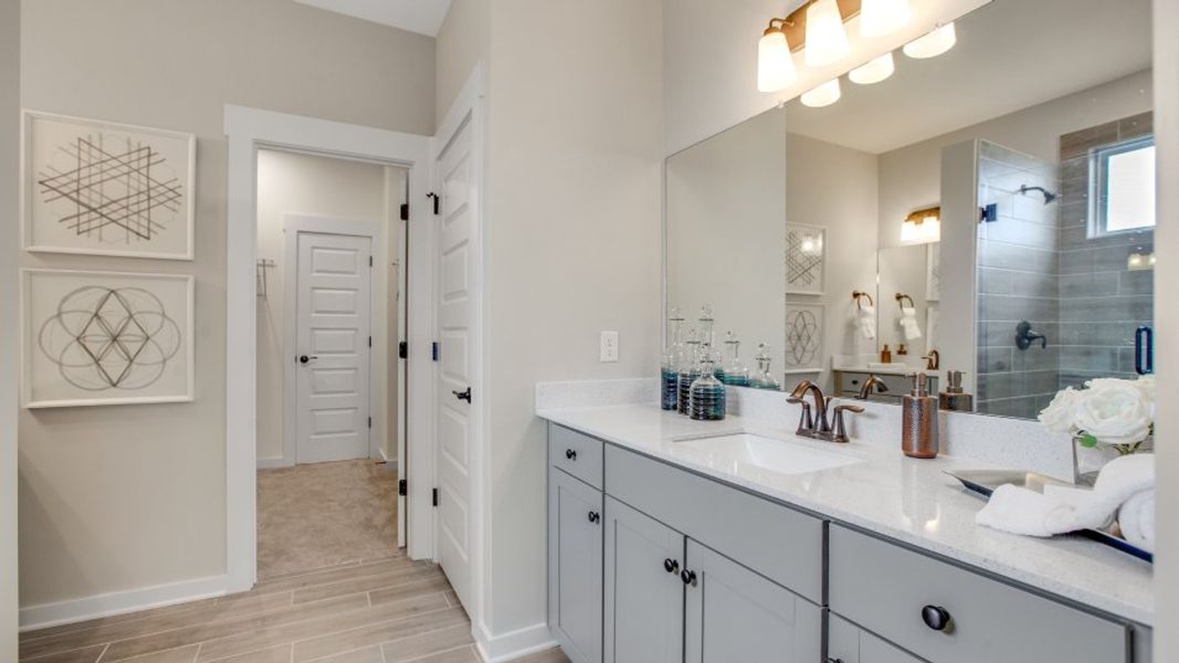 Warner II Owner's Suite Bathroom