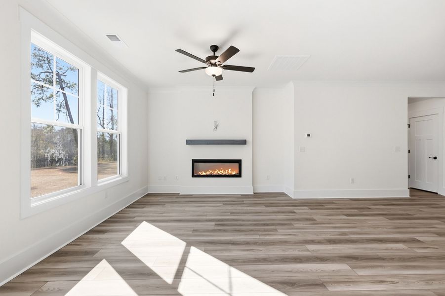 Representative unfurnished interior of a home built from the Montague II by Great Southern Homes in Oak Hollow, Longs (Image 45).