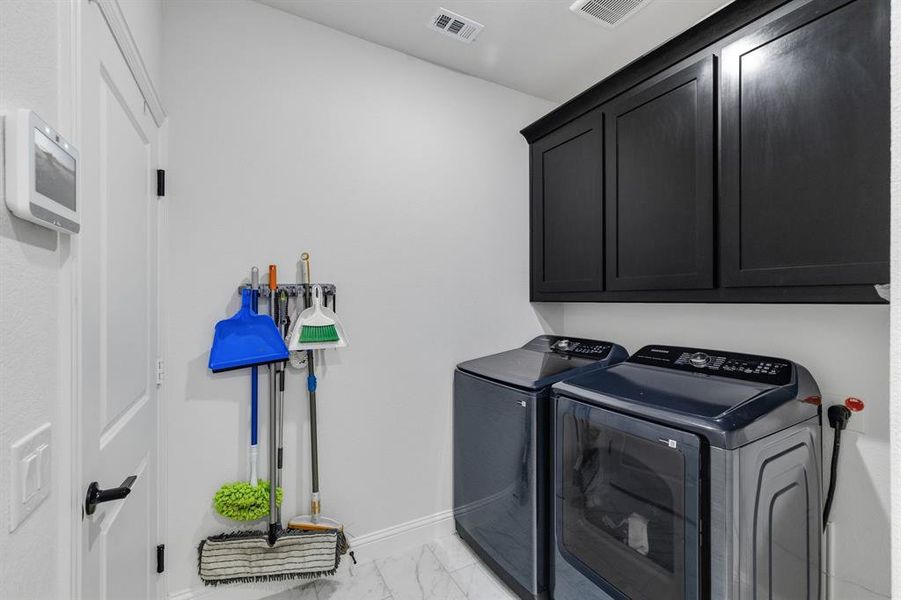 Furnished interior view inside a new home in , Prosper (Image 7).