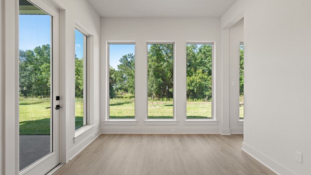 Spacious, unfurnished interior of a new home in Turnleaf, Punta Gorda (Image 14).