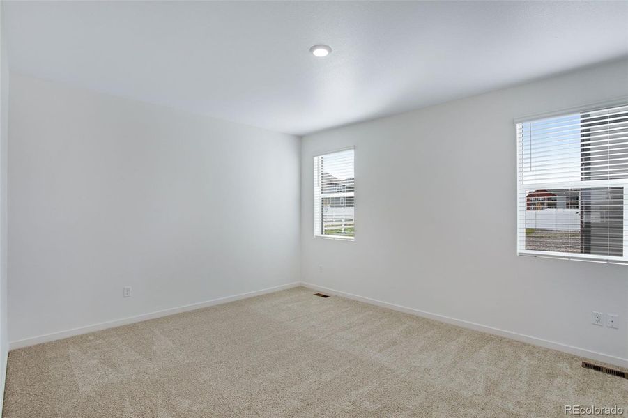 Spacious, unfurnished interior of a new home in Hansen Farm, Fort Collins (Image 25).