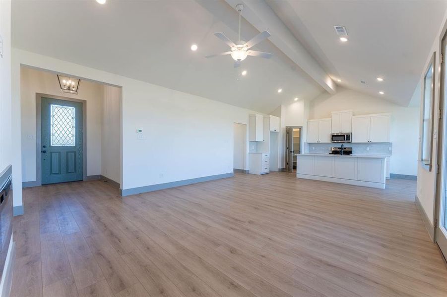 Spacious, unfurnished interior of a new home in , Princeton (Image 25).