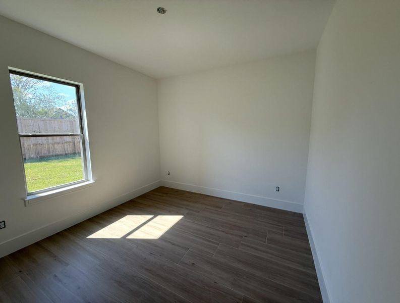 Spacious, unfurnished interior of a new home in , Beaumont (Image 9).