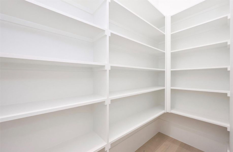 Spacious, unfurnished interior of a new home in , Houston (Image 33).