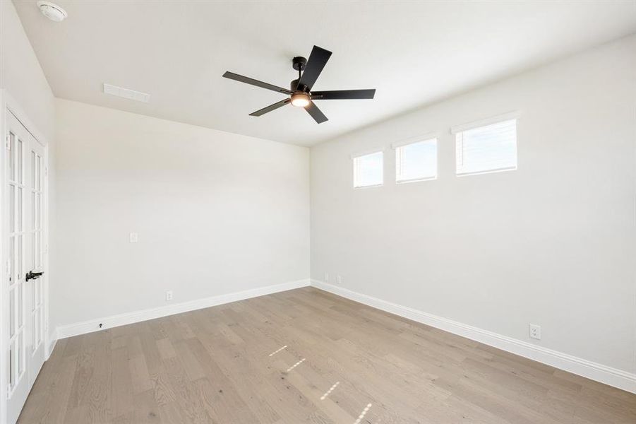 Spacious, unfurnished interior of a new home in Parks at Panchasarp Farms 65, Burleson (Image 29). Spacious, unfurnished interior of a new home in Parks at Panchasarp Farms 65, Burleson (Image 29).