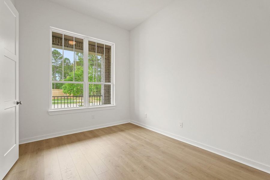 Spacious, unfurnished interior of a new home in COLTON, Todd Mission (Image 13).