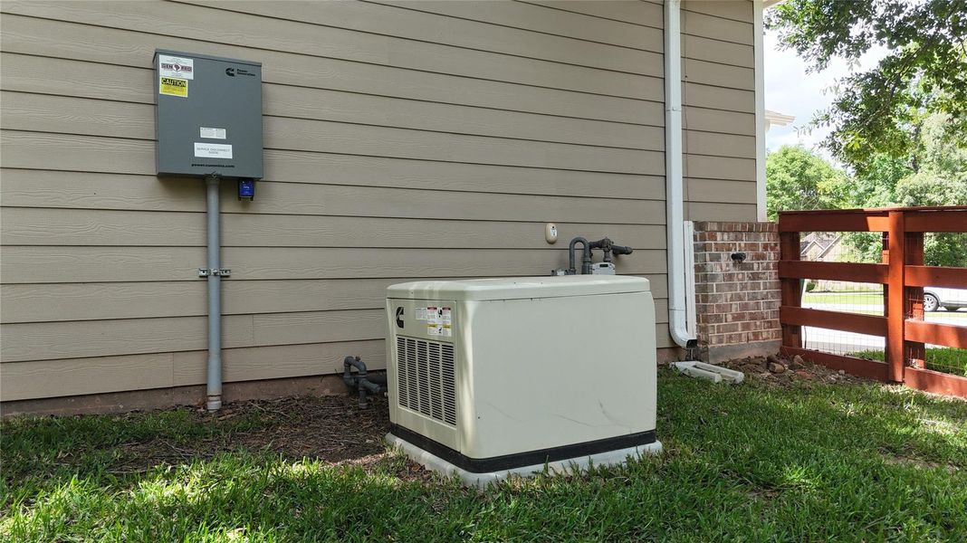 Exterior details and patio area of a home in Ridgelake Shores, Montgomery (Image 22).