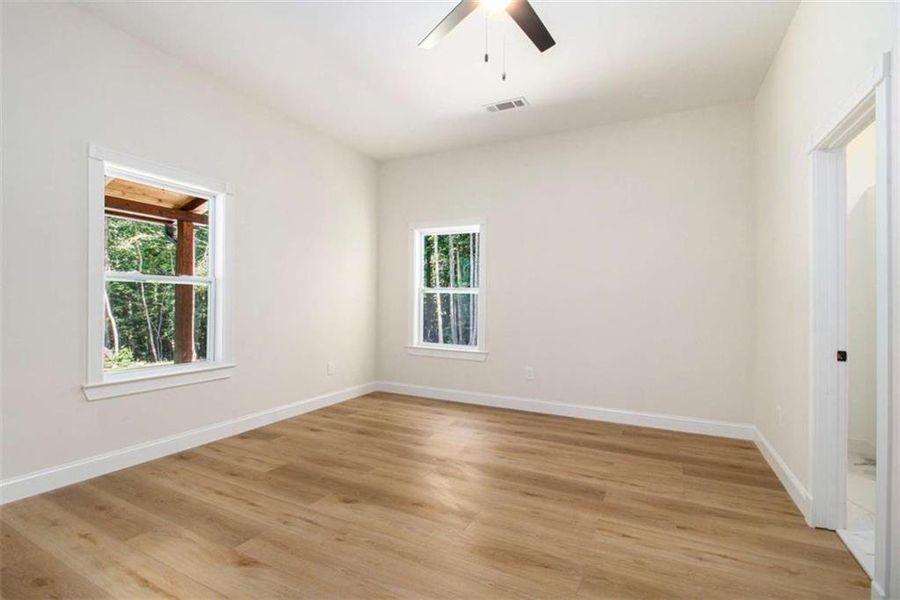 Spacious, unfurnished interior of a new home in , Temple (Image 23).