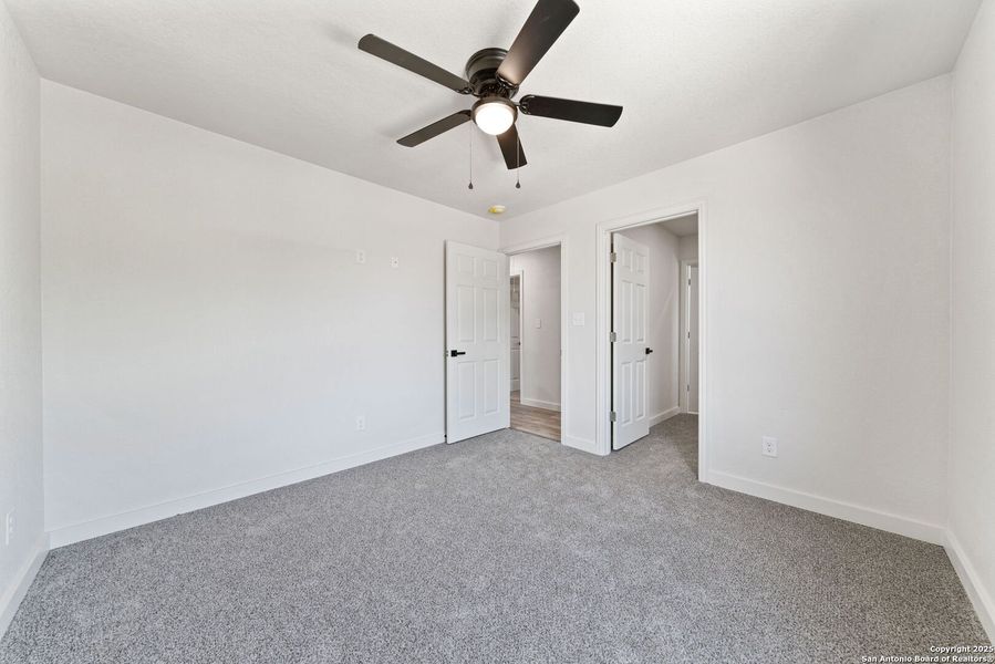 Spacious, unfurnished interior of a new home in , San Antonio (Image 18).