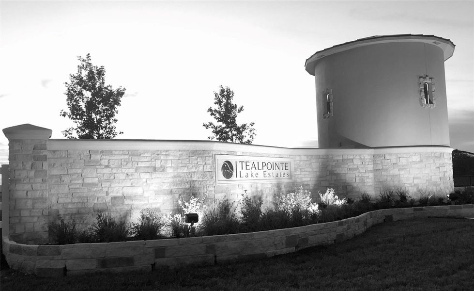 Image 4 of a home in Tealpointe Lake Estates.