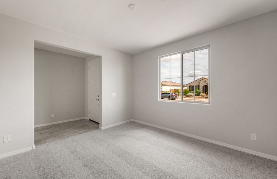 Spacious, unfurnished interior of a new home in Artisan at Asante, Surprise (Image 20).