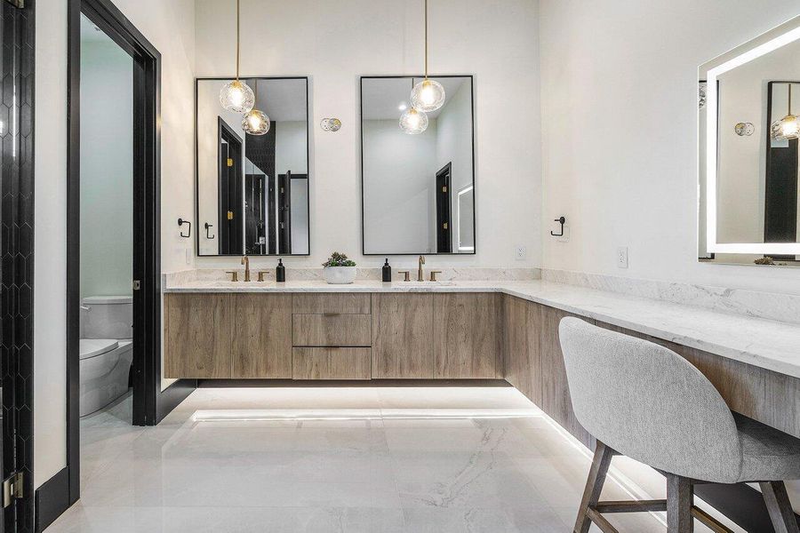 Furnished interior view inside a new home in , Juno Beach (Image 52).