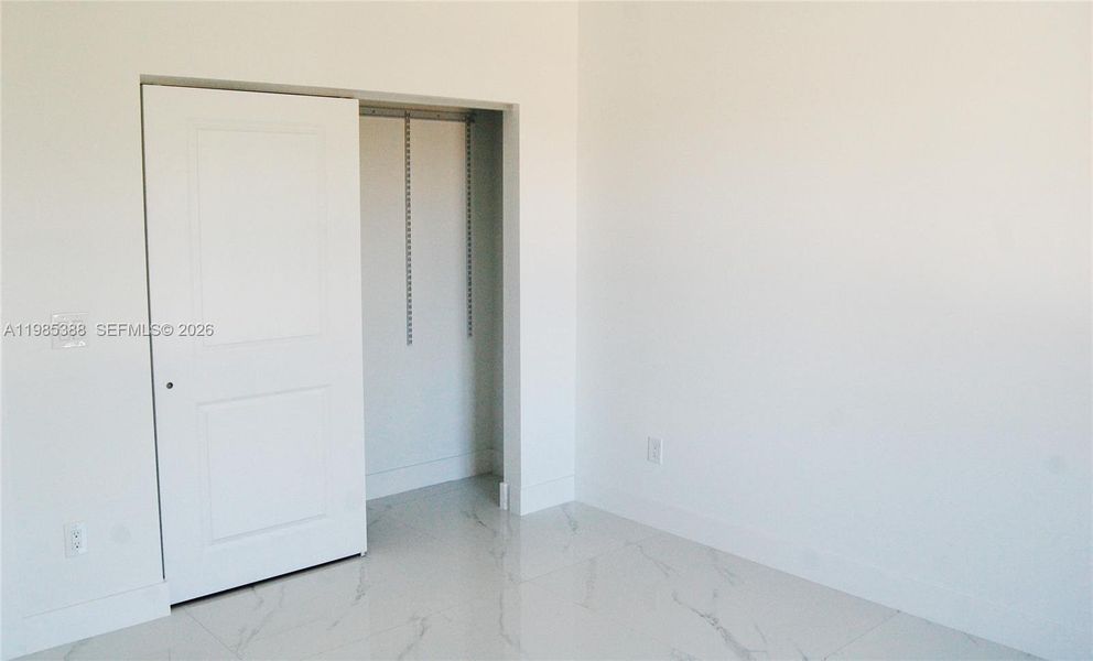Spacious, unfurnished interior of a new home in , Pompano Beach (Image 15).