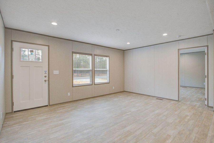 Spacious, unfurnished interior of a new home in , Walterboro (Image 20).