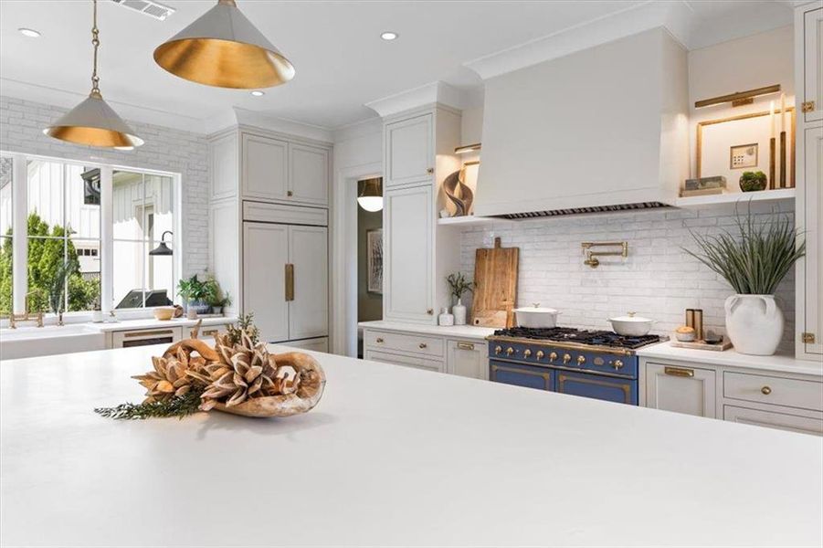 Furnished interior view inside a new home in , Roswell (Image 9).