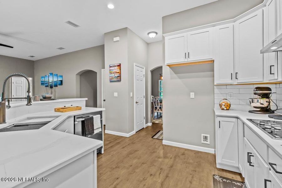 Furnished interior view inside a new home in , Callahan (Image 44).