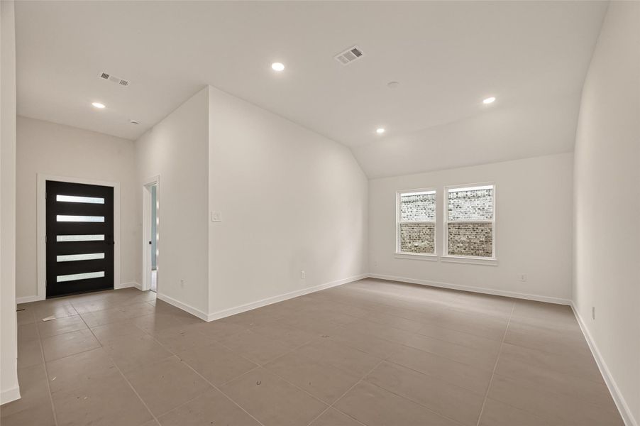 Spacious, unfurnished interior of a new home in Foxtail Palms, Manvel (Image 21). Spacious, unfurnished interior of a new home in Foxtail Palms, Manvel (Image 21).