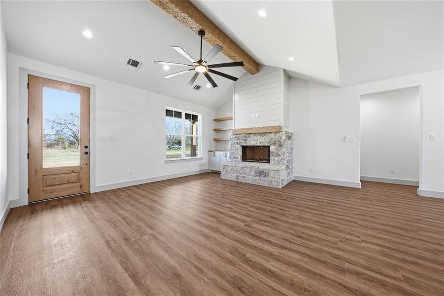 Spacious, unfurnished interior of a new home in , Mabank (Image 15). Spacious, unfurnished interior of a new home in , Mabank (Image 15).