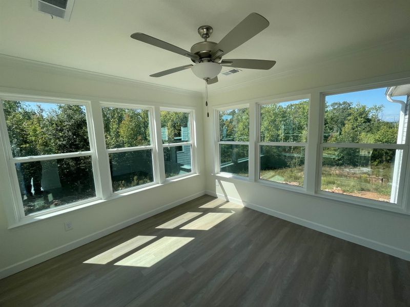 Spacious, unfurnished interior of a new home in Ballentine Ridge, Lyman (Image 13).