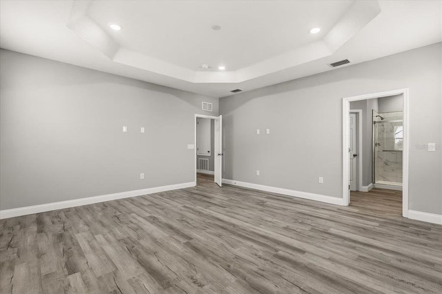 Spacious, unfurnished interior of a new home in , Sanford (Image 20).