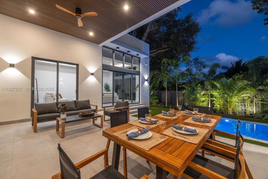 Community amenities in , Biscayne Park (Image 45). Community amenities in , Biscayne Park (Image 45).